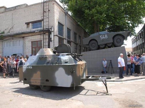 Бронированный прицеп из половинки БТРа