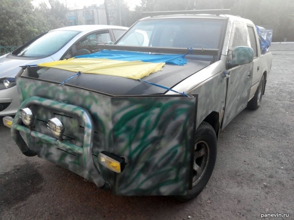 Бронированный внедорожник