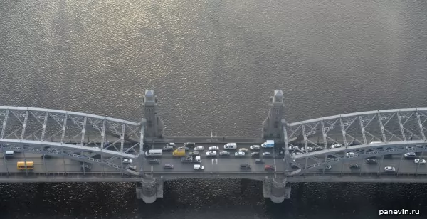 Разводная часть моста Петра Великого