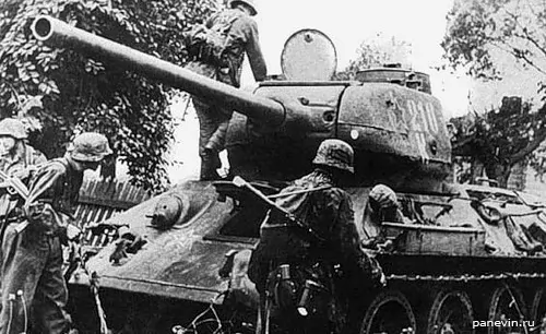 Немцы собираются прошаривать подбитый Т-34