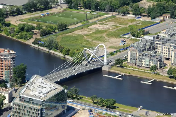 Lazarevsky bridge through Small Nevka