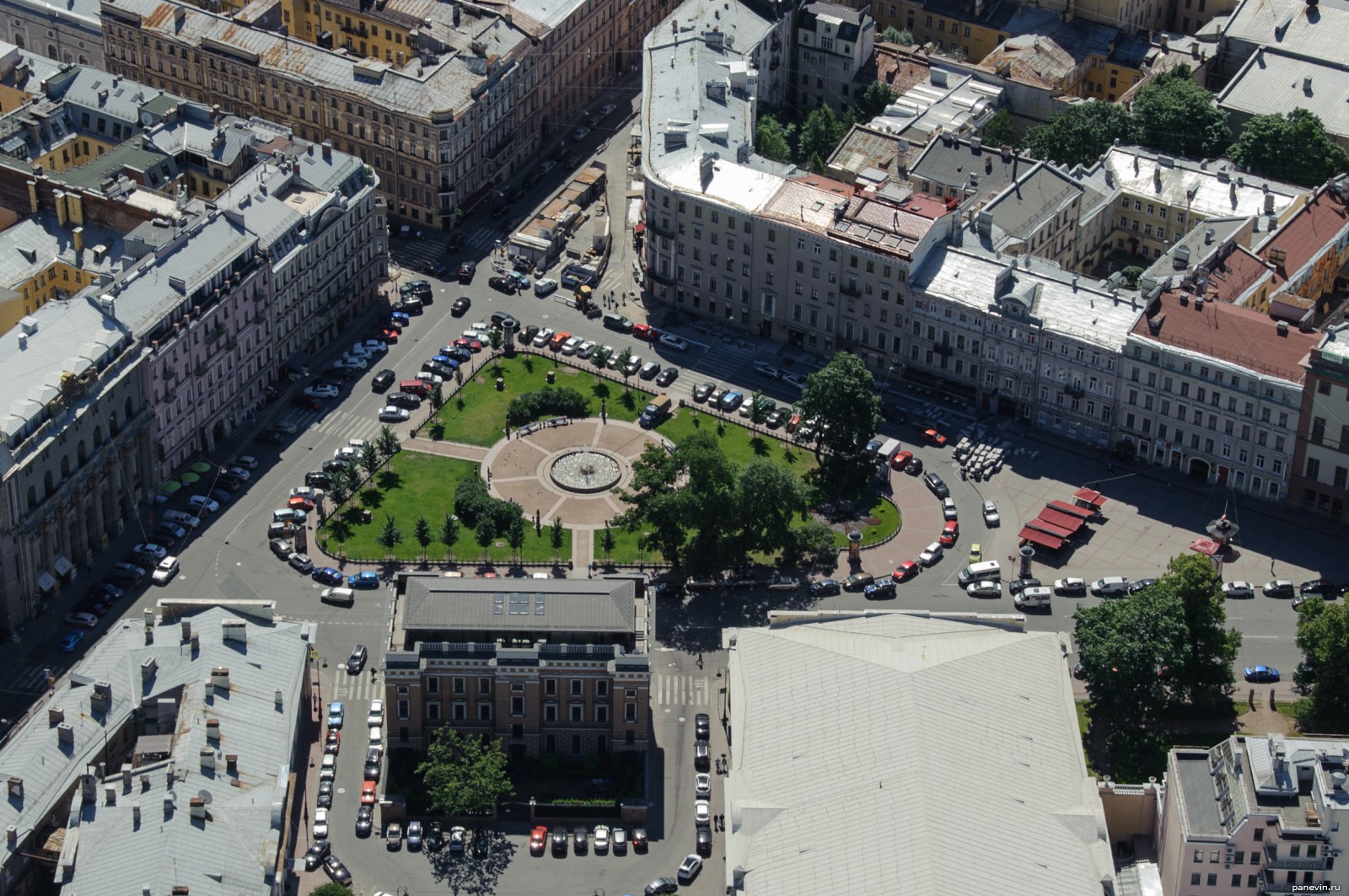 Петербург манежная площадь
