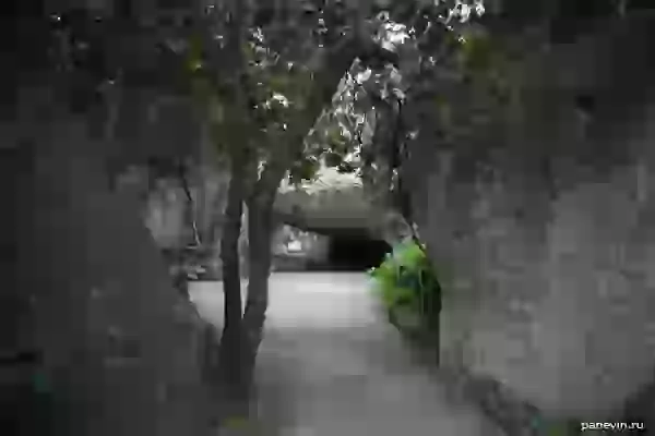 Footpaths and blocks at the bottom of stone quarries