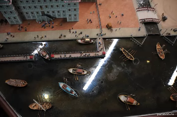 Boats mooring near the Menshikovsky palace