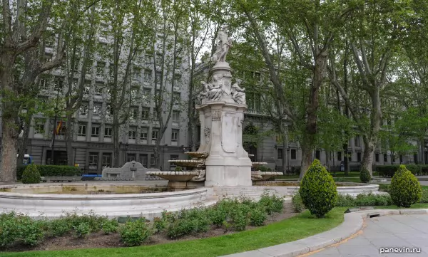 Fountain in Prado parkway