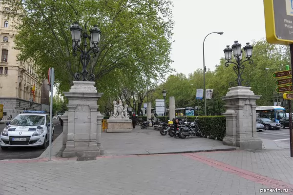 Fountain and pleasant lanterns