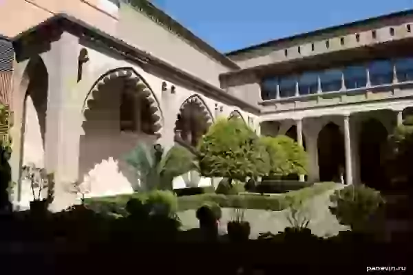 Court yard in the Fortress Aljafería