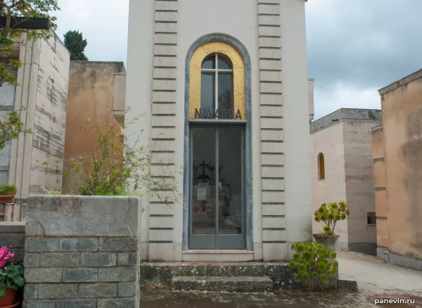 Cemetery of Corleone, a crypt of that most important bosses of the Mafia — Navarra