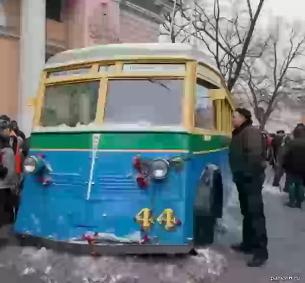  Trolley bus of military years, a route №1 Red Square — the Work Square