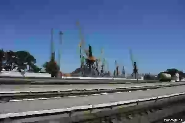Railways and port cranes