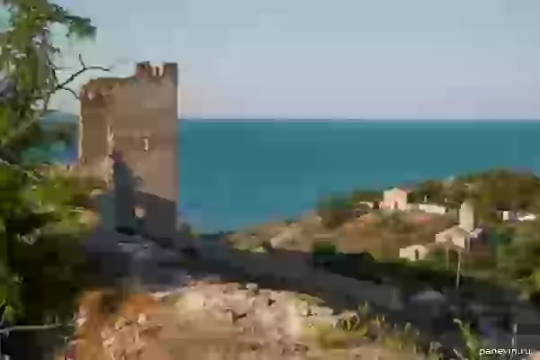 Одна из башен Генуэзской крепости