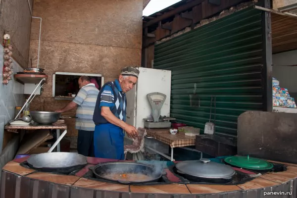 Татары готовят национальные яства