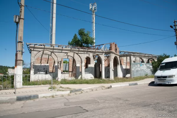 Kitsch unfinished building