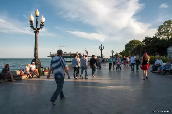  Quay of Yalta