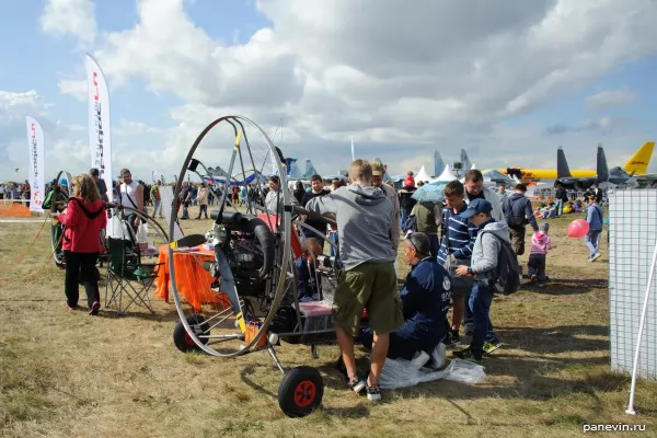 Motor-hang-gliders