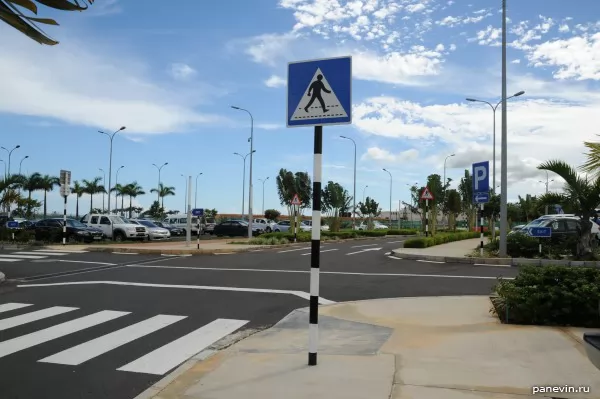 Знак пешеходного перехода