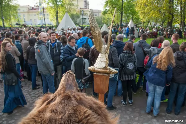 Римский легионер и зрители