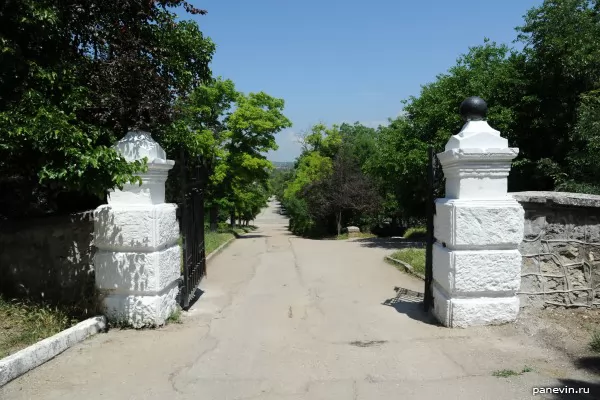 Entrance to Malakoff-Kurgan