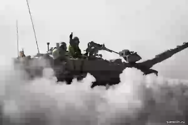 Израильские солдаты на танке «Меркава»