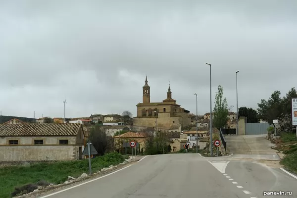 Fuendetodos, entrance to town