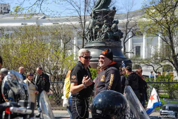 Fraternization of bikers