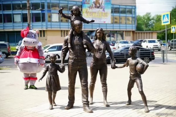 Not tolerant Russia, monument to traditional family