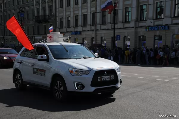 Митсубиси с импровизированной башней танка