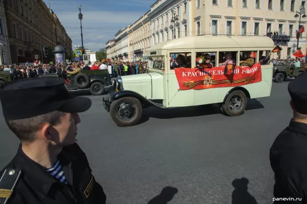 Bus with veterans