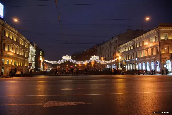 Украшения на Зелёном (Полицейском) мосту