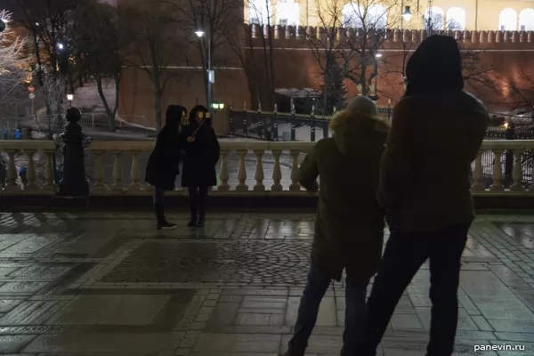 Селфи у стен Кремля