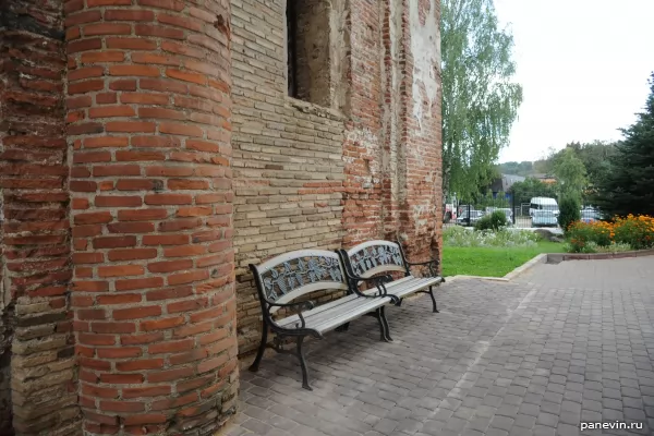 Benches at Pavlovsk church