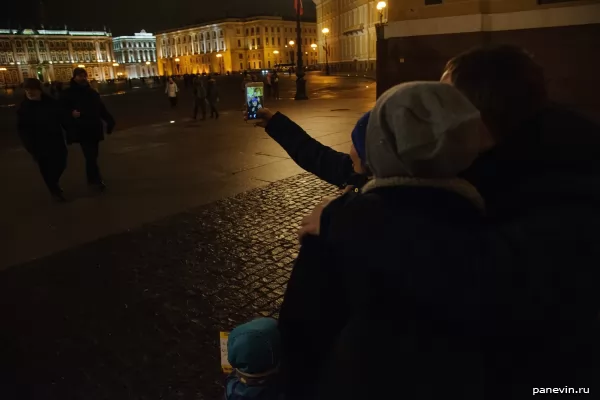  Tourists made selfie