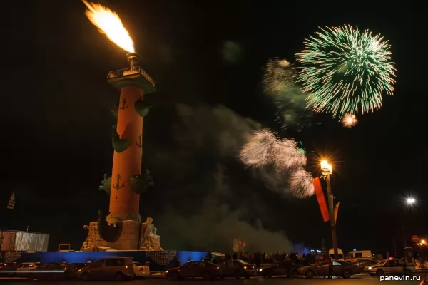 Rostral column and volleys of fireworks in day of lifting of a blockade