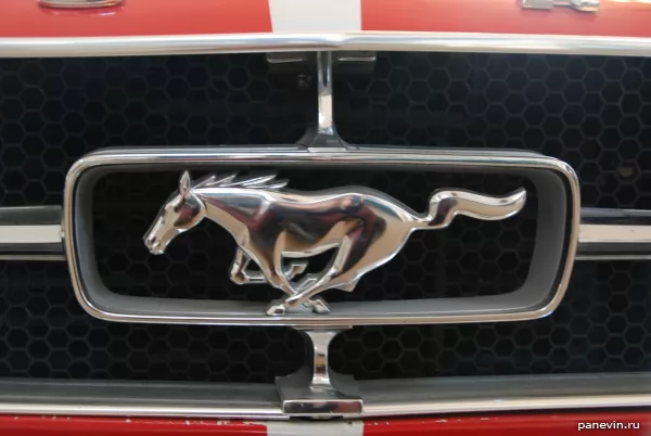 Эмблема Ford Mustang