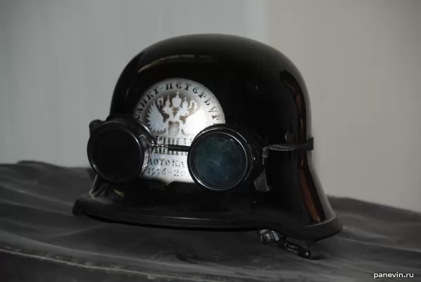 Motorcycle retrohelmet