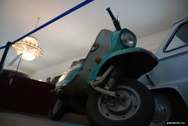  Old motor scooter
