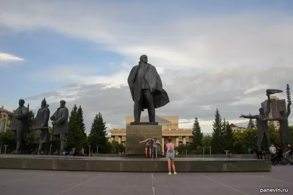 Monument to Lenin on the eponymous square