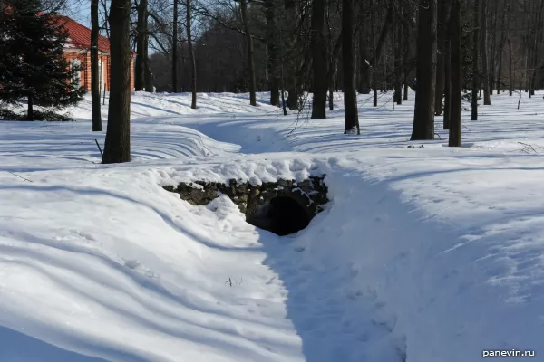 Stone bridge through a streamlet