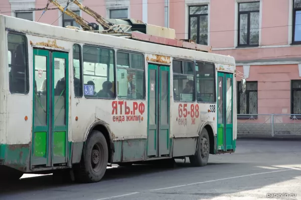  Trolleybus