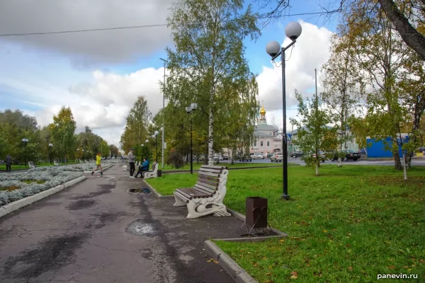 Аллея по бульвару Победы