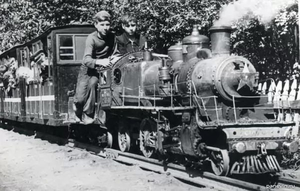 Steam locomotive SU-00-01