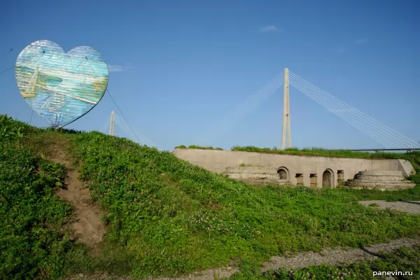 View of the battery and the Russian bridge