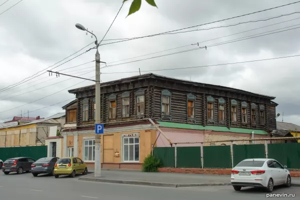Brick and wooden house, Kuibyshev street, 73