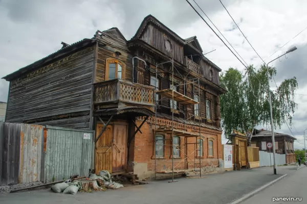 Brick and wooden house, 32 Kirova street, beginning of XX century