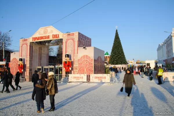 Entrance to the Gorky Christmas Tree