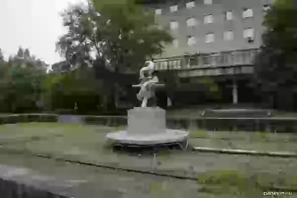 Неработающий фонтан