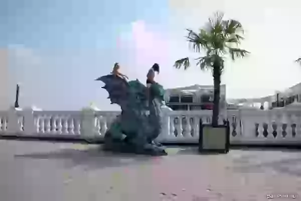 Скульптура «Дракон»