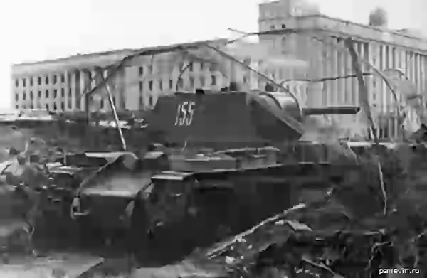 Замаскированный танк КВ-1, октябрь 1941 года