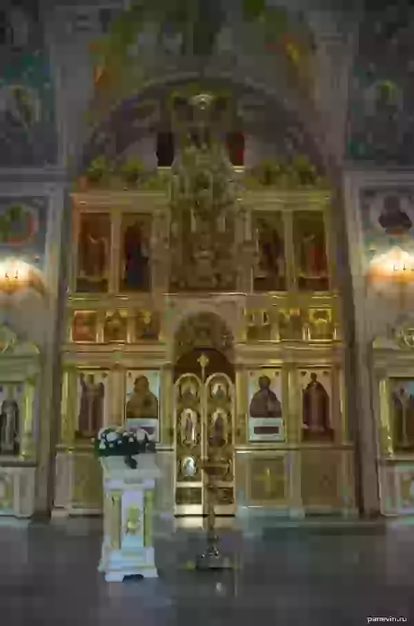 Иконостас нижнего яруса колокольни Успенского собора