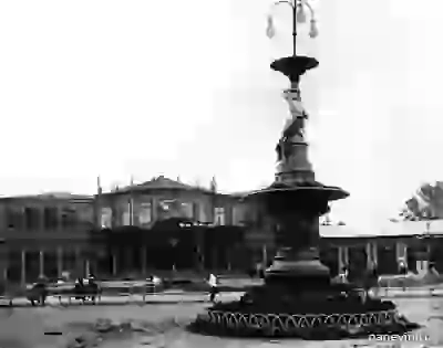 Площадь перед павловским музыкальным вокзалом, фото конца XIX — начала XX века